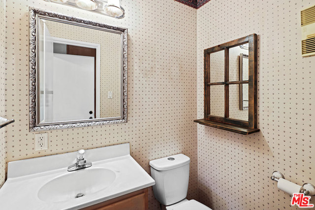 3 Bed Home for Sale in Lake Balboa, California