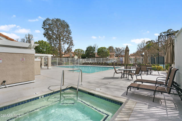 2 Bed Home for Sale in Oak Park, California