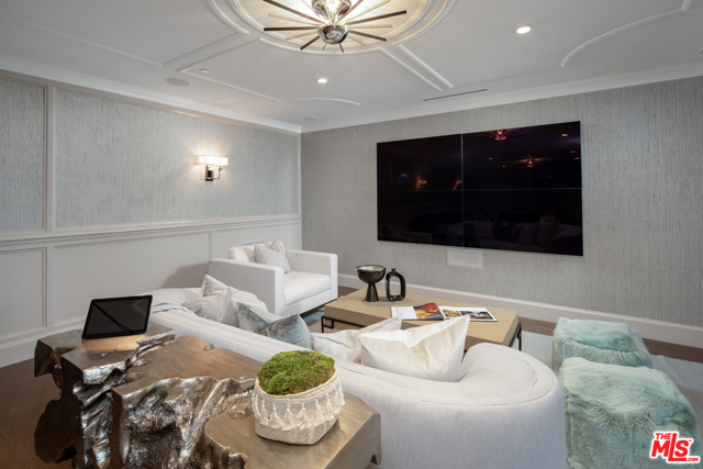7 Bed Home for Sale in Los Angeles, California