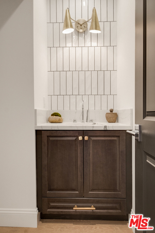 1813 OAK Avenue, Manhattan Beach, California 90266, 5 Bedrooms Bedrooms, ,4 BathroomsBathrooms,Residential,Sold,OAK,19433822