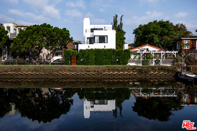 3 Bed Home for Sale in Venice, California