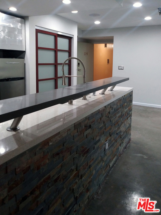 1 Bed Home for Sale in North Hollywood, California