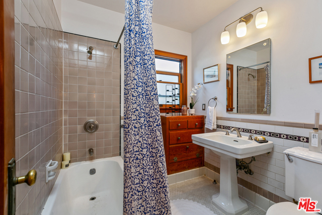 2 Bed Home for Sale in Los Angeles, California