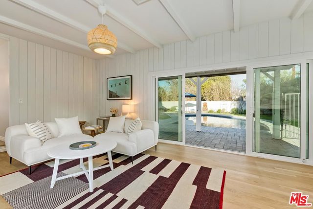 2 Bed Home for Sale in Van Nuys, California