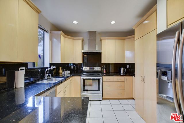 2 Bed Home for Sale in Los Angeles, California