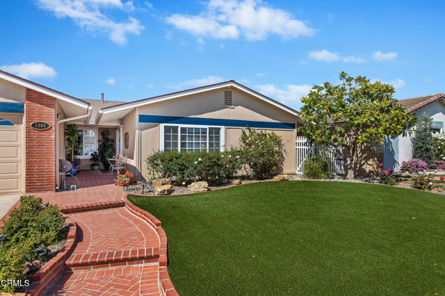 Detail Gallery Image 1 of 1 For 1205 Red Oak Pl, Camarillo,  CA 93010 - 3 Beds | 2 Baths