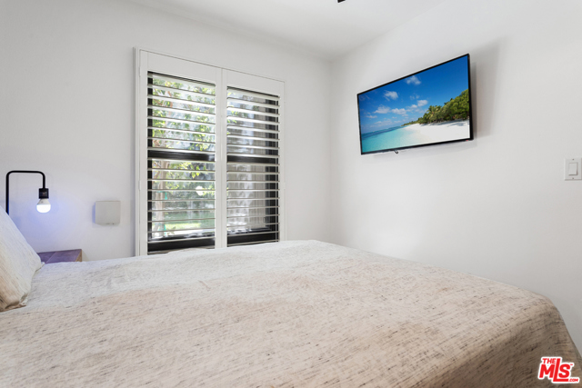 1 Bed Home for Sale in Playa del Rey, California