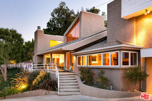 Photo of 4033 Weslin Avenue, Sherman Oaks, CA 91423