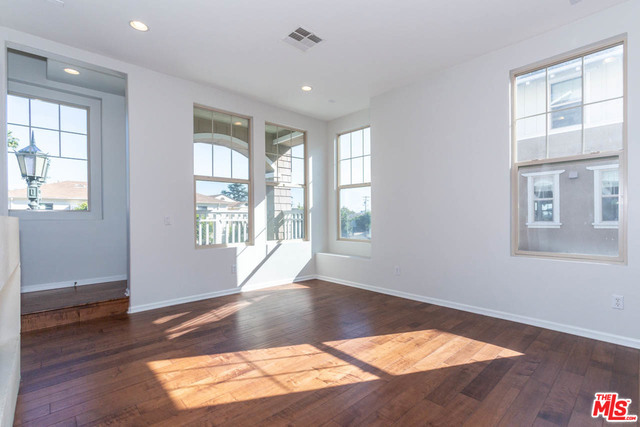 2 Bed Home for Sale in Los Angeles, California