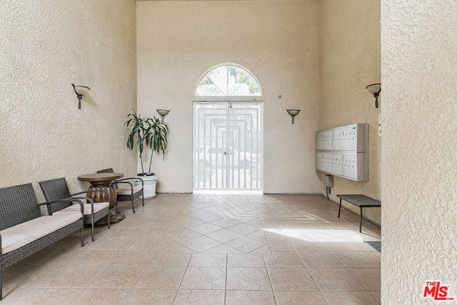 2 Bed Home for Sale in Sherman Oaks, California