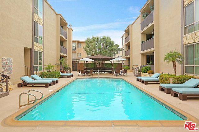 1 Bed Home for Sale in Los Angeles, California