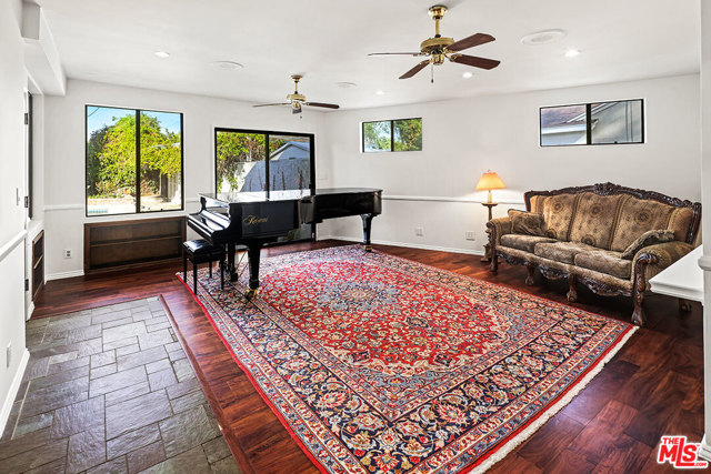 3 Bed Home for Sale in Lake Balboa, California