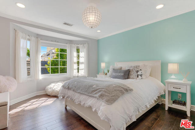 6 Bed Home for Sale in Pacific Palisades, California