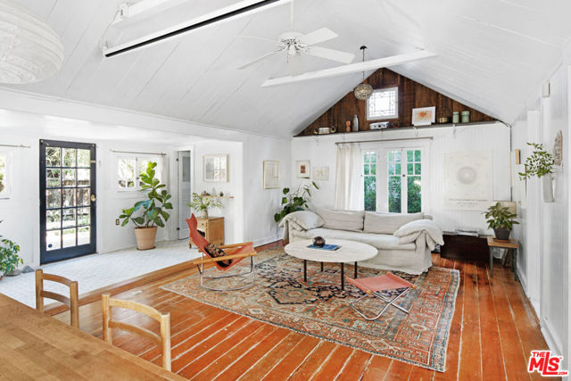 2 Bed Home for Sale in Los Angeles, California