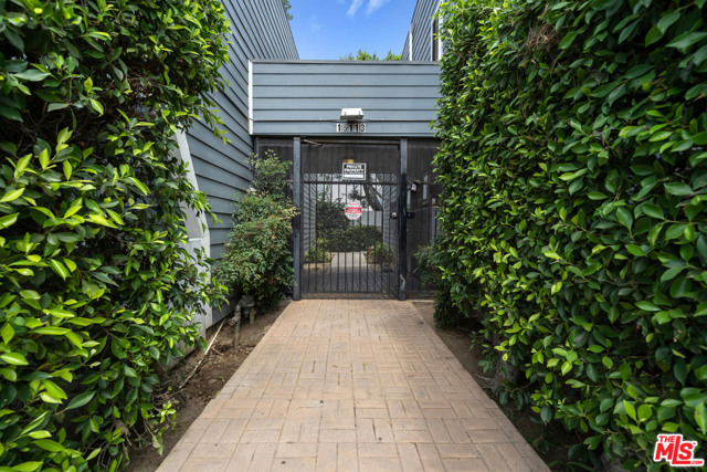 2 Bed Home for Sale in Van Nuys, California