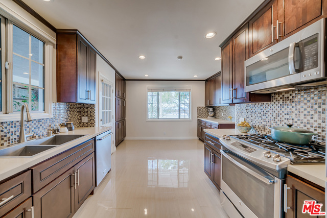 3 Bed Home for Sale in Burbank, California