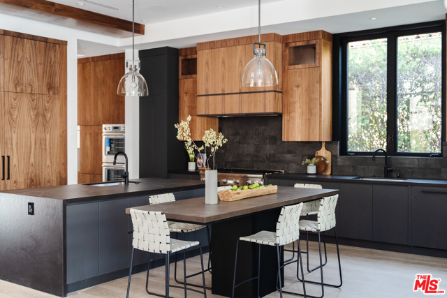 5 Bed Home for Sale in Pacific Palisades, California