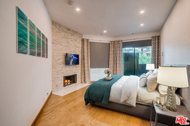 1 Bed Home for Sale in Los Angeles, California
