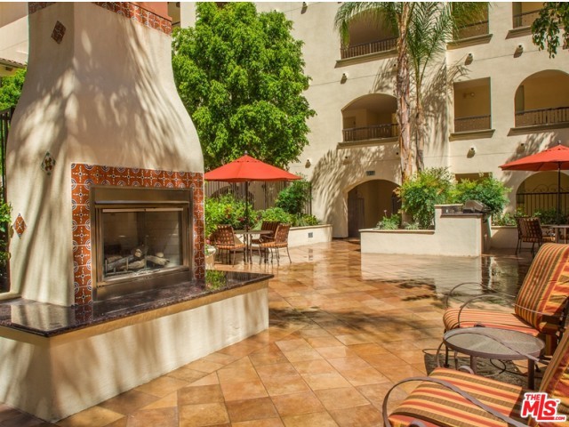 Photo of 6203 VARIEL Avenue #110, Woodland Hills, CA 91367