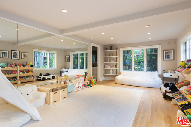 5 Bed Home for Sale in Santa Monica, California