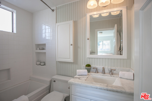 1923 ROCKEFELLER Lane, Redondo Beach, California 90278, 2 Bedrooms Bedrooms, ,2 BathroomsBathrooms,Residential,Sold,ROCKEFELLER,18396612