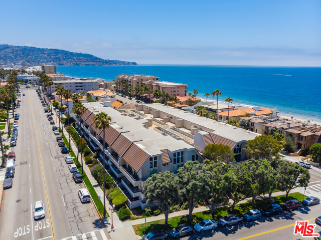 700 Esplanade, Redondo Beach, California 90277, 2 Bedrooms Bedrooms, ,2 BathroomsBathrooms,Residential,Sold,Esplanade,20597126