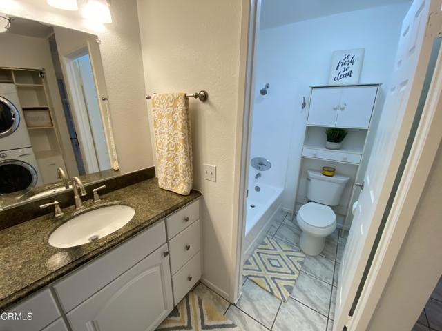 1 Bed Home for Sale in Thousand Oaks, California