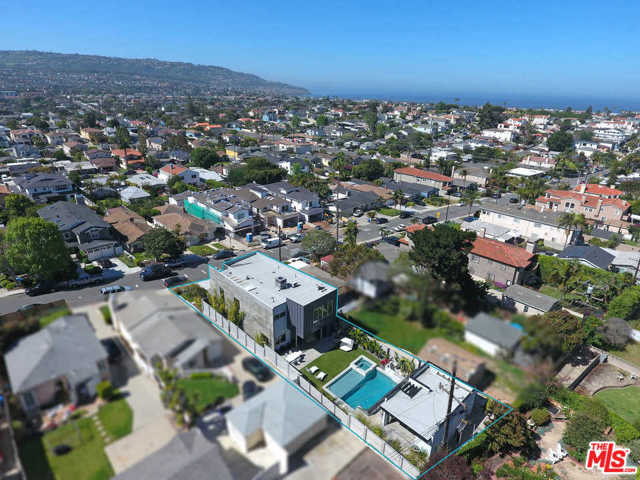 1027 AVENUE A, Redondo Beach, California 90277, 4 Bedrooms Bedrooms, ,5 BathroomsBathrooms,Residential,Sold,AVENUE A,20576054
