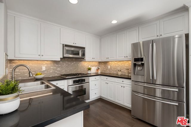 2 Bed Home for Sale in Playa Vista, California