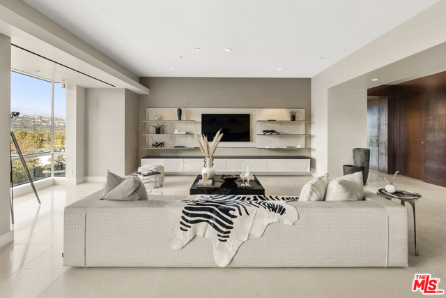 4 Bed Home for Sale in Los Angeles, California