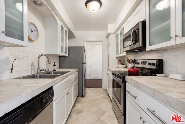 1 Bed Home for Sale in Los Angeles, California