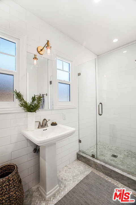 4 Bed Home for Sale in Valley Village, California