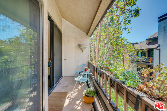 1 Bed Home for Sale in Playa del Rey, California