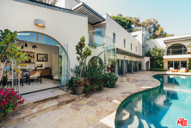 5 Bed Home for Sale in Pacific Palisades, California