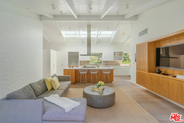 3 Bed Home for Sale in Los Angeles, California