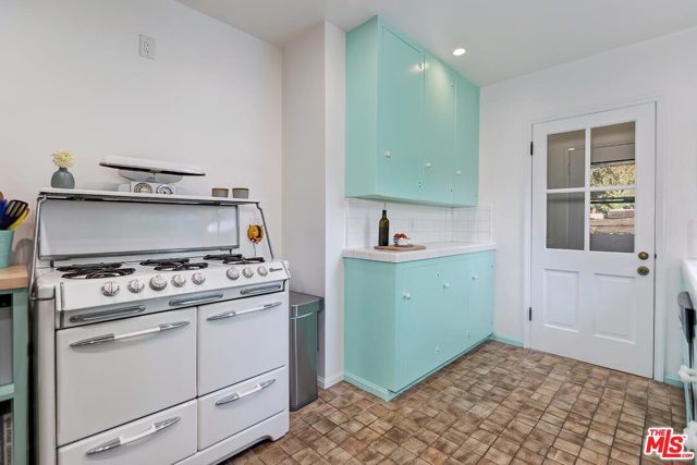 2 Bed Home for Sale in Los Angeles, California