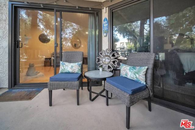 1 Bed Home for Sale in Playa del Rey, California