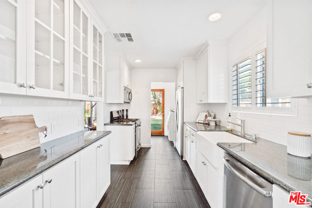 2 Bed Home for Sale in Van Nuys, California