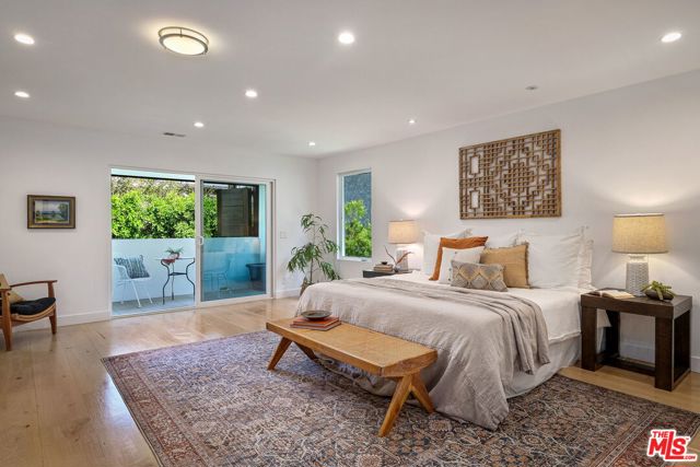 5 Bed Home for Sale in Studio City, California