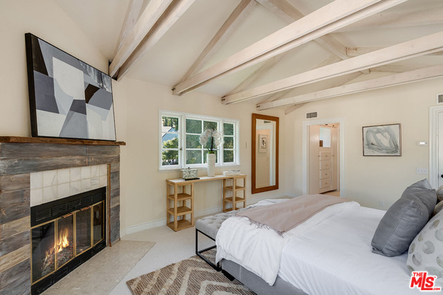 4 Bed Home for Sale in Los Angeles, California