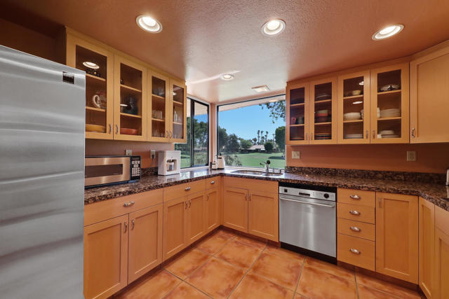8 Sunrise Drive, Rancho Mirage, CA 92270