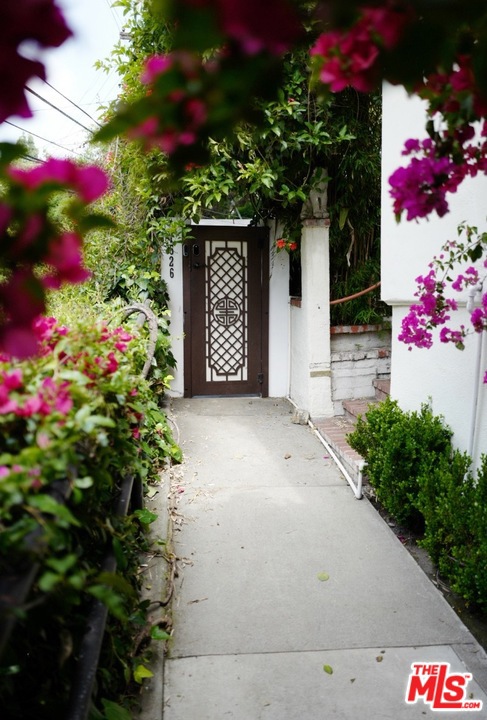 1 Bed Home for Sale in Los Angeles, California
