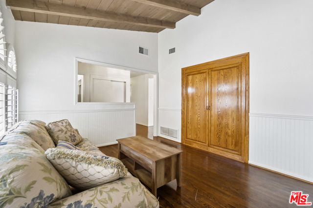4 Bed Home for Sale in Granada Hills, California