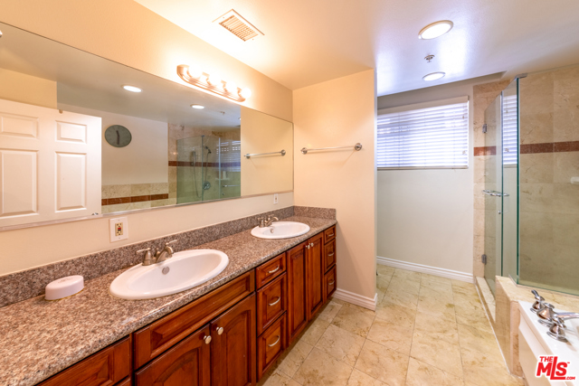 4 Bed Home for Sale in Los Angeles, California