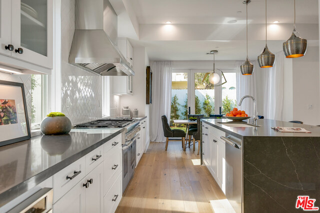 3513 ELM Avenue, Manhattan Beach, California 90266, 5 Bedrooms Bedrooms, ,4 BathroomsBathrooms,Residential,Sold,ELM,19437290