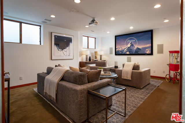 6 Bed Home for Sale in Santa Monica, California