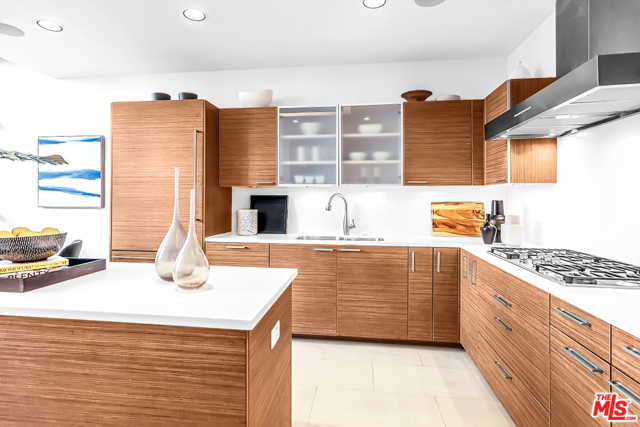 2 Bed Home for Sale in Los Angeles, California