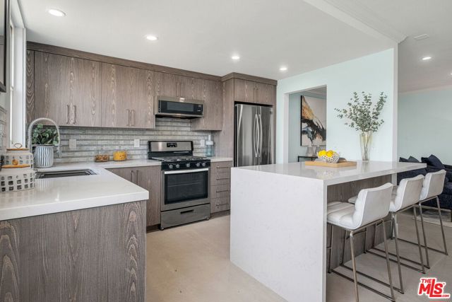  Income Home for Sale in Los Angeles, California