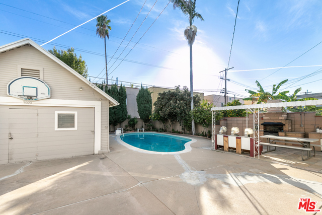 3 Bed Home for Sale in Los Angeles, California