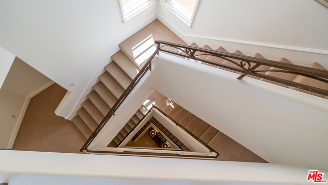 5 Bed Home for Sale in Venice, California